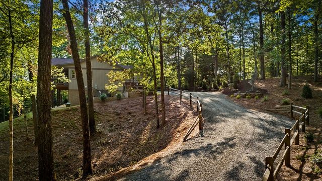 241 Wolf Creek Mountain Road, Mineral Bluff, GA 30559