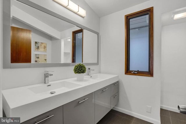 36 BLUE STONE CT, Chadds Ford, PA 19317