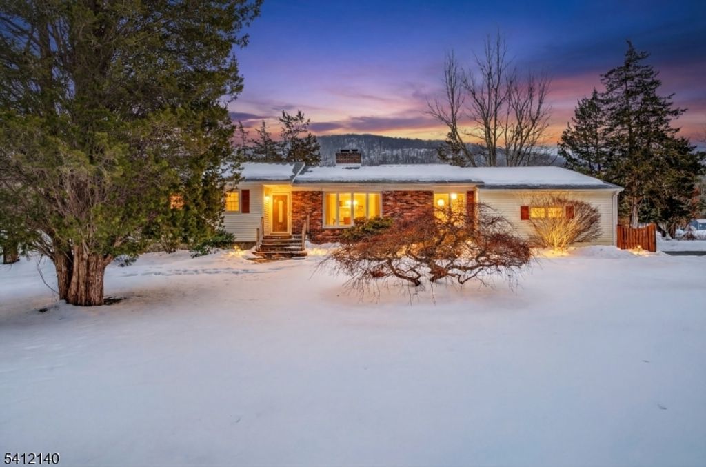 38 Butternut Dr, Vernon Twp., NJ 07462