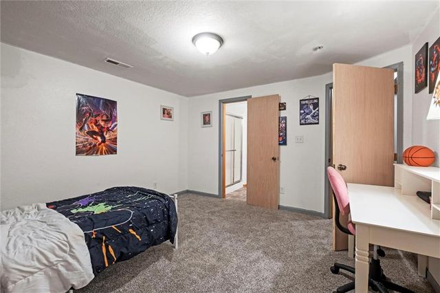 1417 5th Avenue, Leavenworth, KS 66048