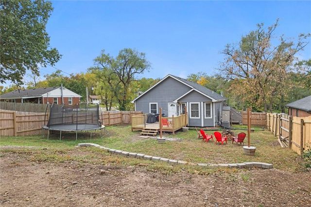 1417 5th Avenue, Leavenworth, KS 66048