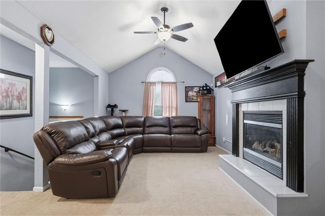 1417 5th Avenue, Leavenworth, KS 66048