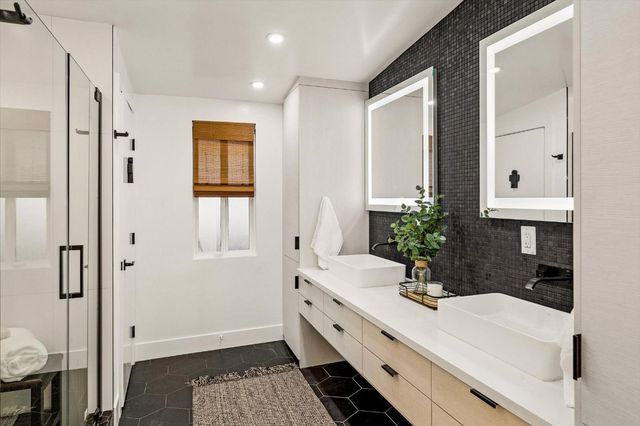 20550 Buena Monte Drive, San Jose, CA 95120