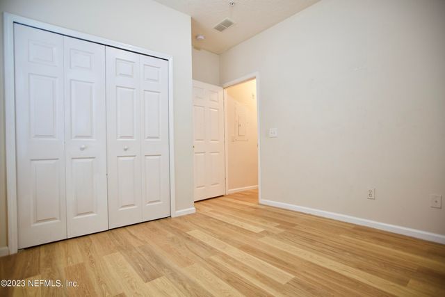 3600 LENIN PEAK Court 8, Jacksonville, FL 32210