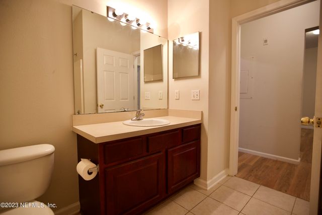 3600 LENIN PEAK Court 8, Jacksonville, FL 32210