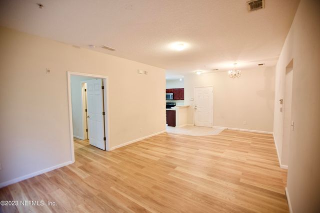 3600 LENIN PEAK Court 8, Jacksonville, FL 32210