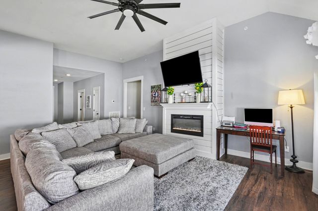 7208 Winding Way, Pleasant View, TN 37146