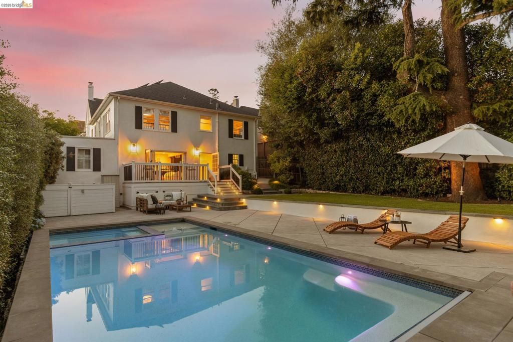 Image 1 of property listing at 1115 Clarendon Cres, Oakland, CA 94610
