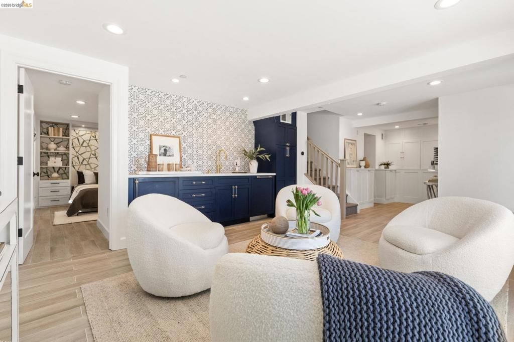 Image 33 of property listing at 1115 Clarendon Cres, Oakland, CA 94610
