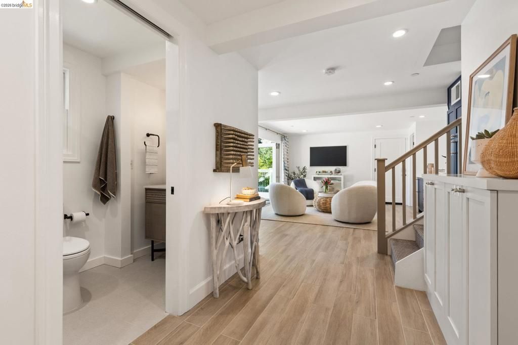 Image 38 of property listing at 1115 Clarendon Cres, Oakland, CA 94610