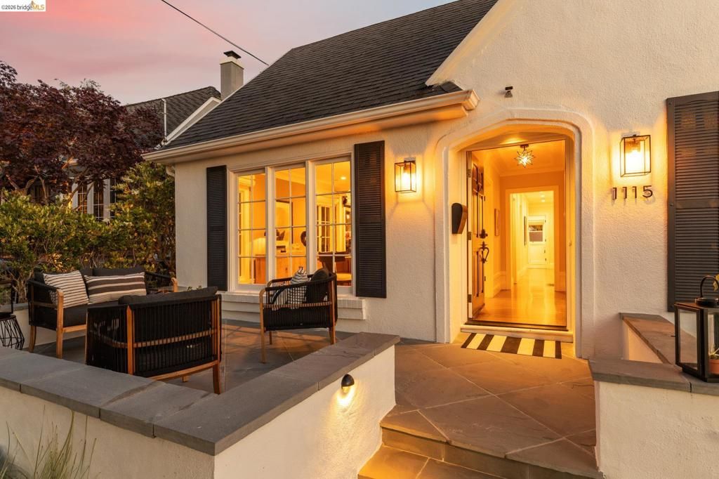 Image 53 of property listing at 1115 Clarendon Cres, Oakland, CA 94610