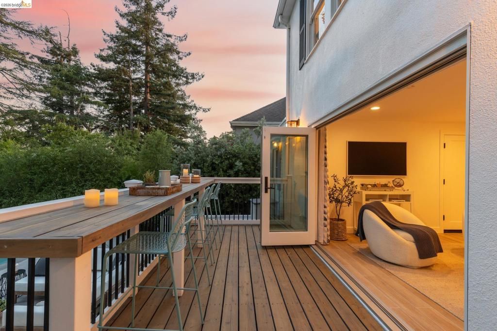 Image 55 of property listing at 1115 Clarendon Cres, Oakland, CA 94610