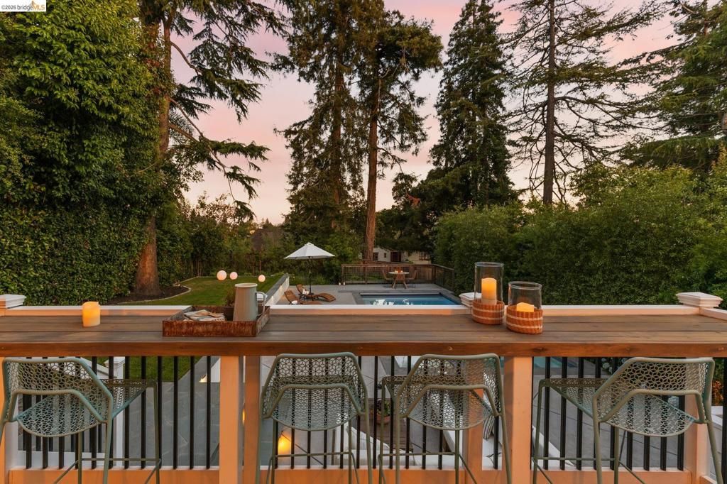 Image 56 of property listing at 1115 Clarendon Cres, Oakland, CA 94610