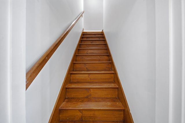 283 Longhill Ave, Somerset, MA 02726