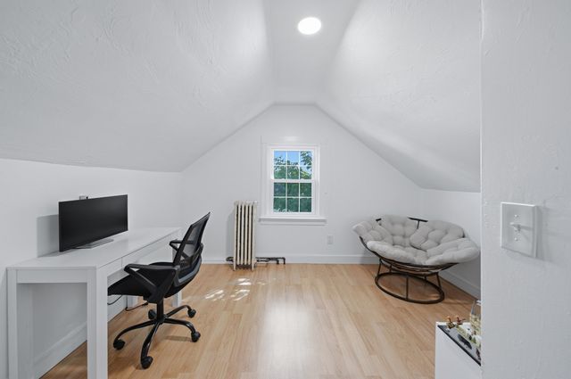 283 Longhill Ave, Somerset, MA 02726