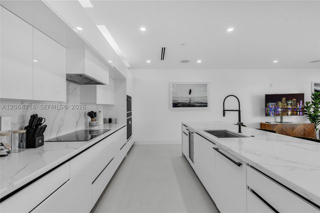 3228 NE 7th St, Pompano Beach, FL 33062