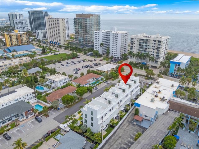 3228 NE 7th St, Pompano Beach, FL 33062