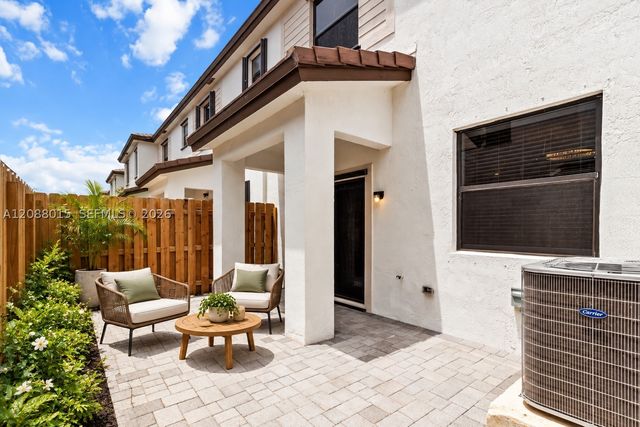 221 SW 159th Way, Pembroke Pines, FL 33027