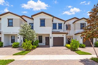 221 SW 159th Way, Pembroke Pines, FL 33027