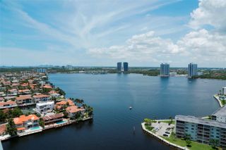 1000 W Island Blvd, Aventura, FL 33160