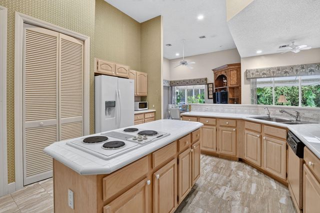 6243 NW 23rd Way, Boca Raton, FL 33496