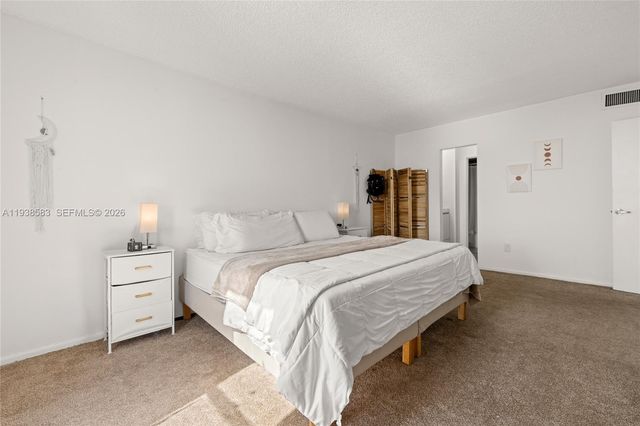 2350 NE 135th Street 1006, North Miami, FL 33181