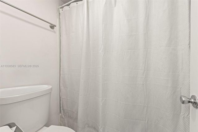2350 NE 135th Street 1006, North Miami, FL 33181