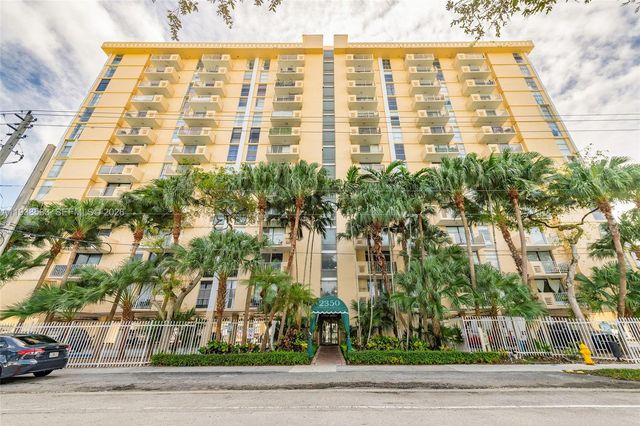 2350 NE 135th Street 1006, North Miami, FL 33181
