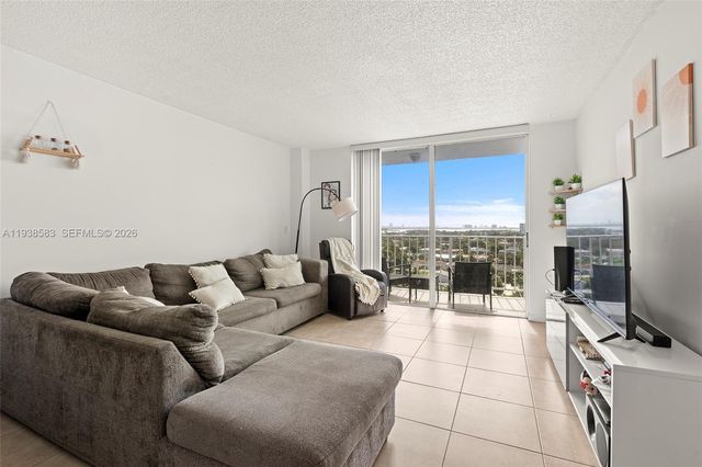 2350 NE 135th Street 1006, North Miami, FL 33181