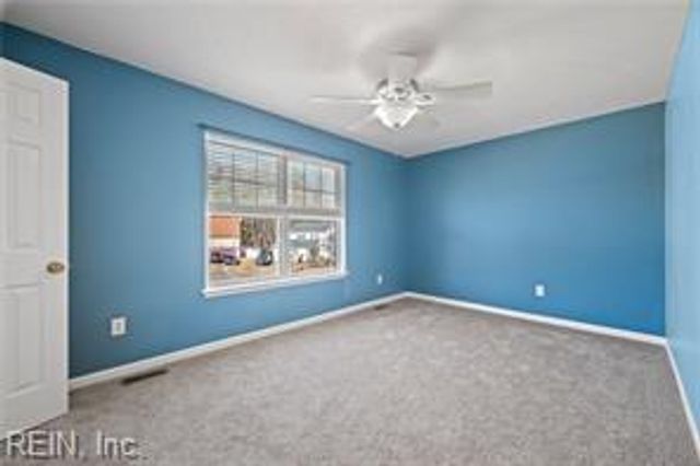 306 Charity LN, Newport News, VA 23602