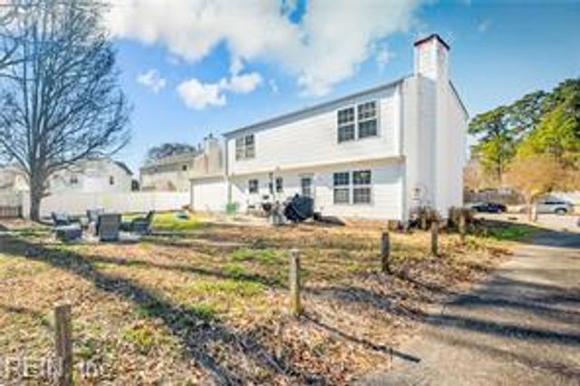 306 Charity LN, Newport News, VA 23602