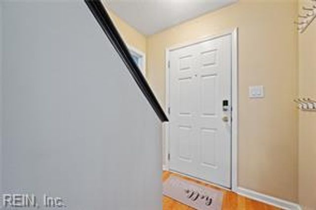 306 Charity LN, Newport News, VA 23602