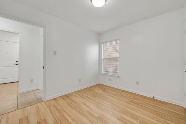 1437 Treeta TRL, Kyle, TX 78640