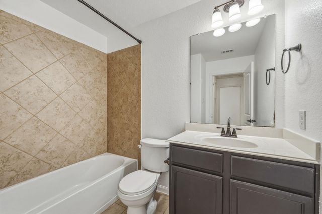 1437 Treeta TRL, Kyle, TX 78640