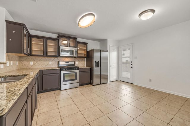 1437 Treeta TRL, Kyle, TX 78640
