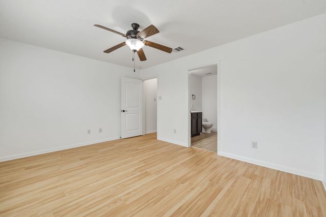 1437 Treeta TRL, Kyle, TX 78640