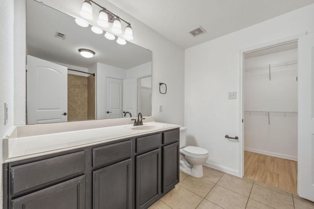 1437 Treeta TRL, Kyle, TX 78640