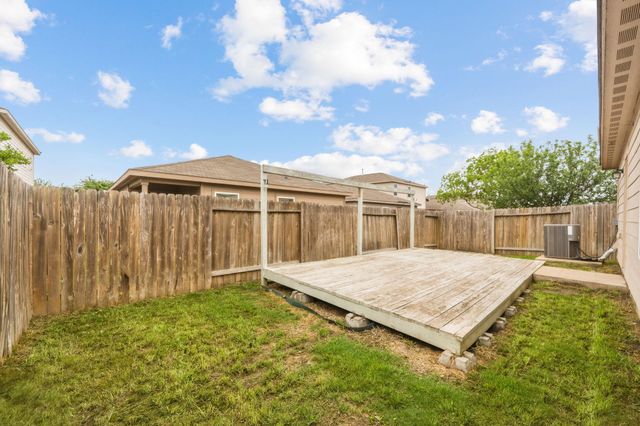 1437 Treeta TRL, Kyle, TX 78640