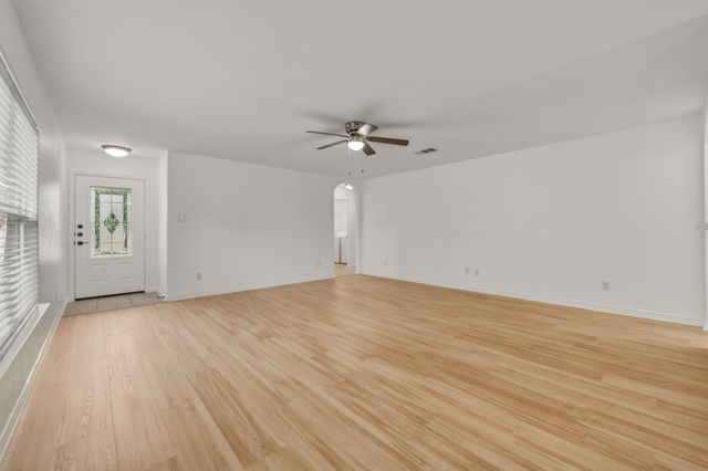 1437 Treeta TRL, Kyle, TX 78640