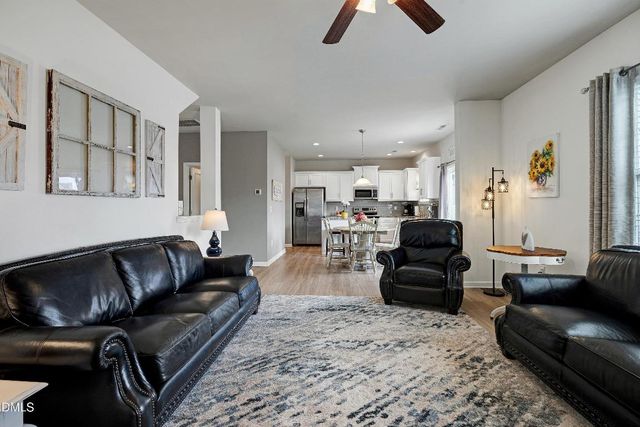 100 N Great White Way, Clayton, NC 27527