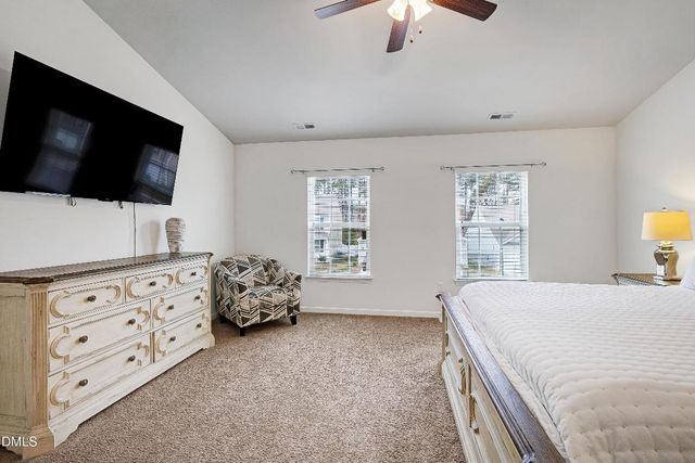 100 N Great White Way, Clayton, NC 27527