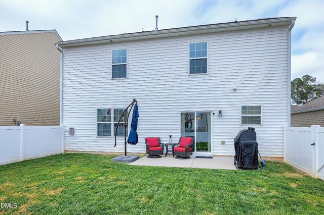 100 N Great White Way, Clayton, NC 27527