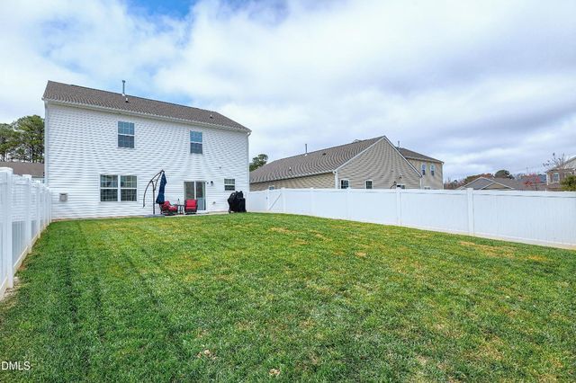 100 N Great White Way, Clayton, NC 27527