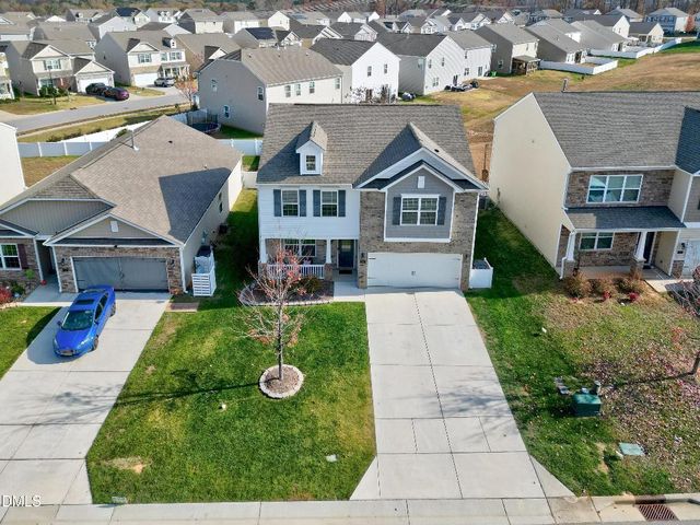 100 N Great White Way, Clayton, NC 27527