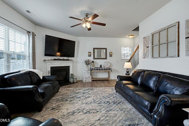 100 N Great White Way, Clayton, NC 27527