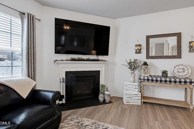 100 N Great White Way, Clayton, NC 27527