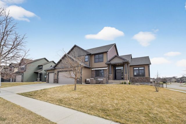 1998 Esther Lane SW, Rochester, MN 55902