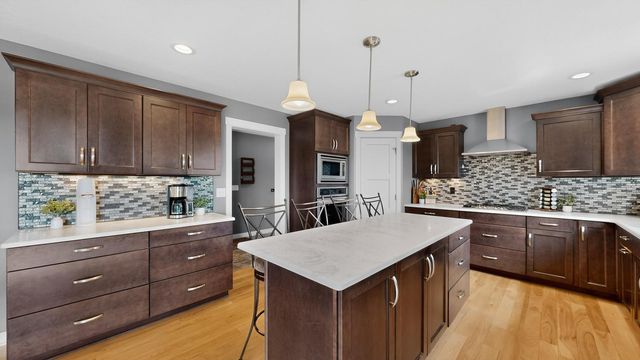 1998 Esther Lane SW, Rochester, MN 55902