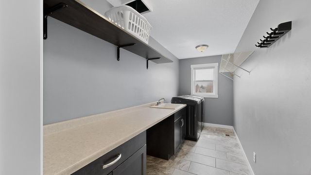 1998 Esther Lane SW, Rochester, MN 55902