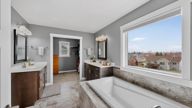 1998 Esther Lane SW, Rochester, MN 55902
